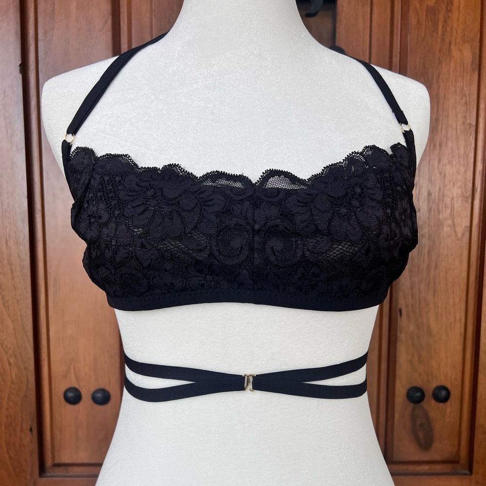 NWT We Are‎ HAH Don't Cross Me Black Lace Crochet Bra, Size Small